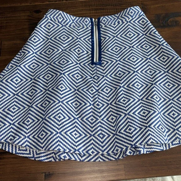 Alice + Olivia Two Piece Set - Picture 12 of 12